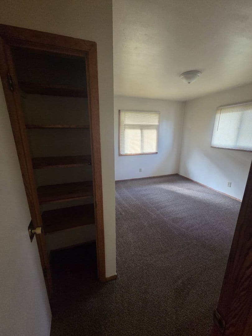 MILWAUKEE Apartment: 6600 N 77TH ST