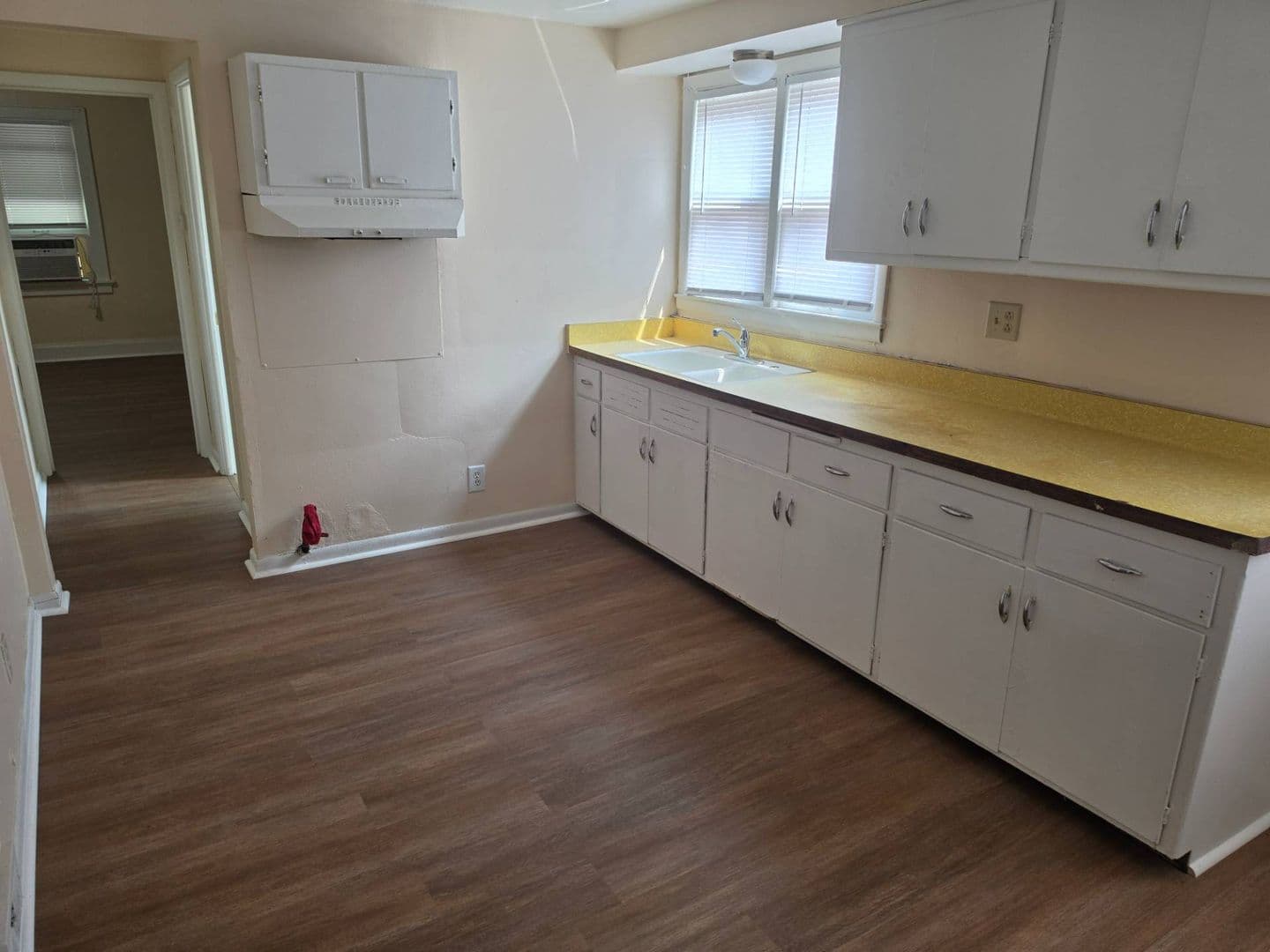 MILWAUKEE Apartment: 3405 N 10TH ST
