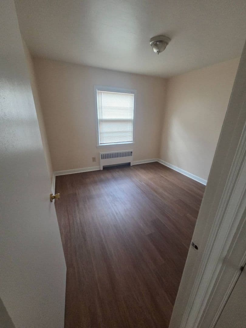 Milwaukee Apartment: 222 N. 75th St.