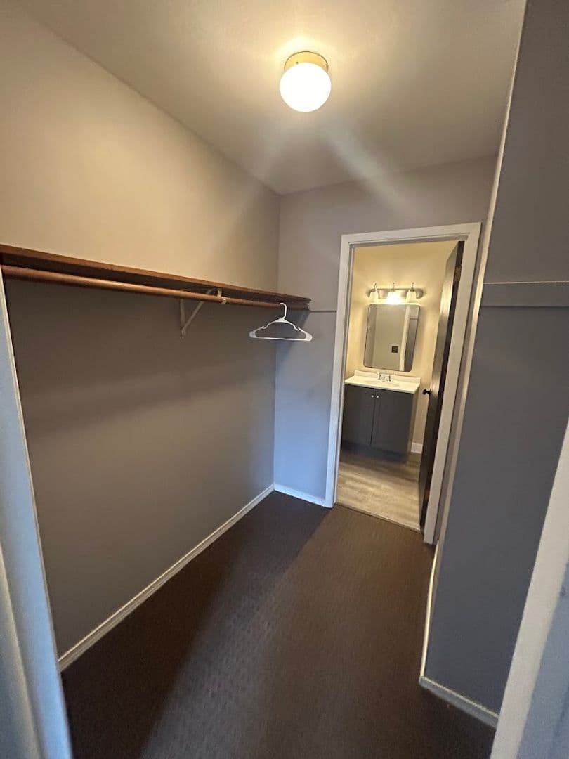 MILWAUKEE Condo: 6021 W PORT AVE  UNIT 101A