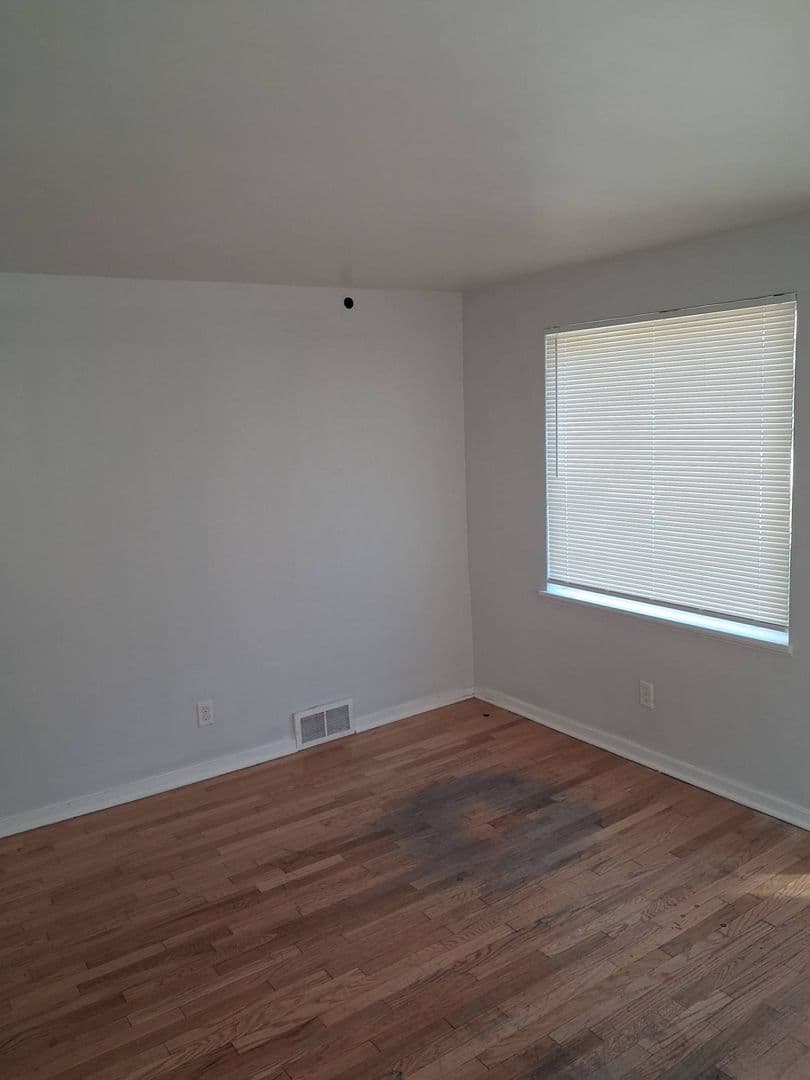 MILWAUKEE Apartment: 3167 N 81ST STREET