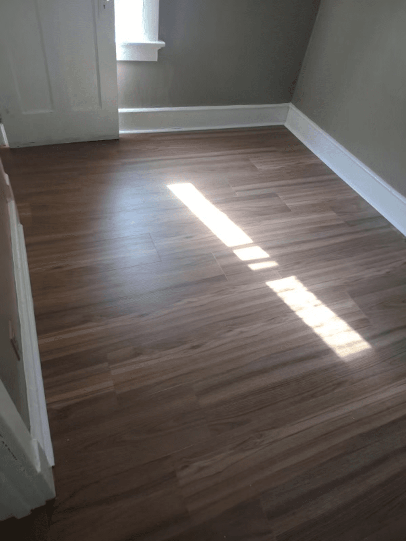 MILWAUKEE Apartment: 2445 N 39TH ST