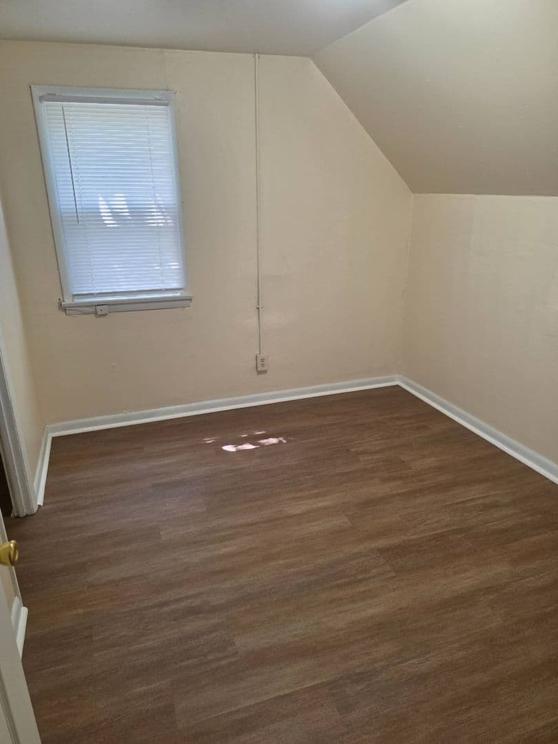 MILWAUKEE Apartment: 3405 N 10TH ST