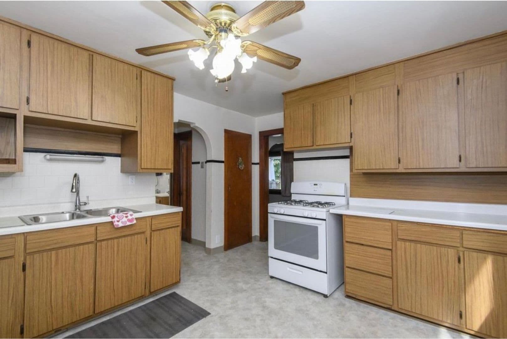 WEST ALLIS House: 2209 S 63RD STREET