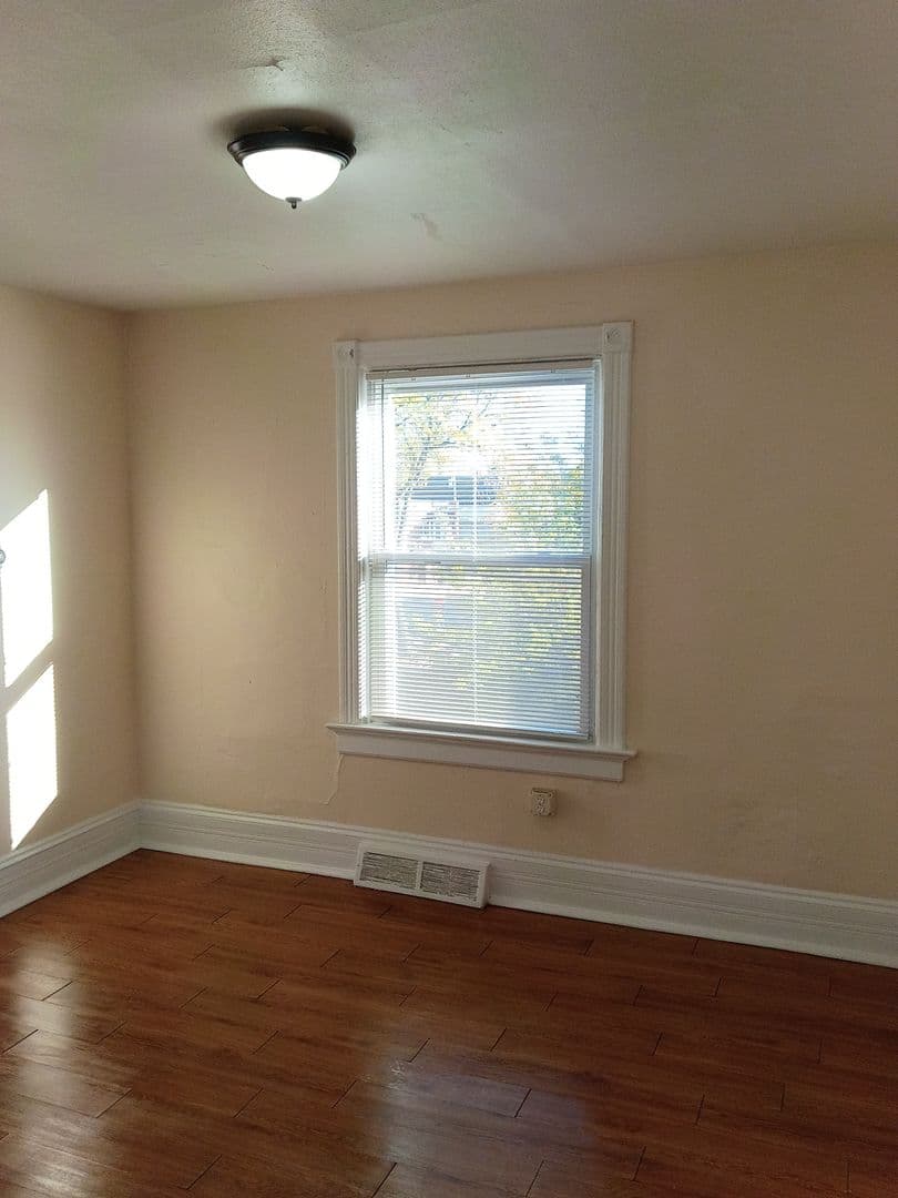 MILWAUKEE Apartment: 1921 N 36TH ST