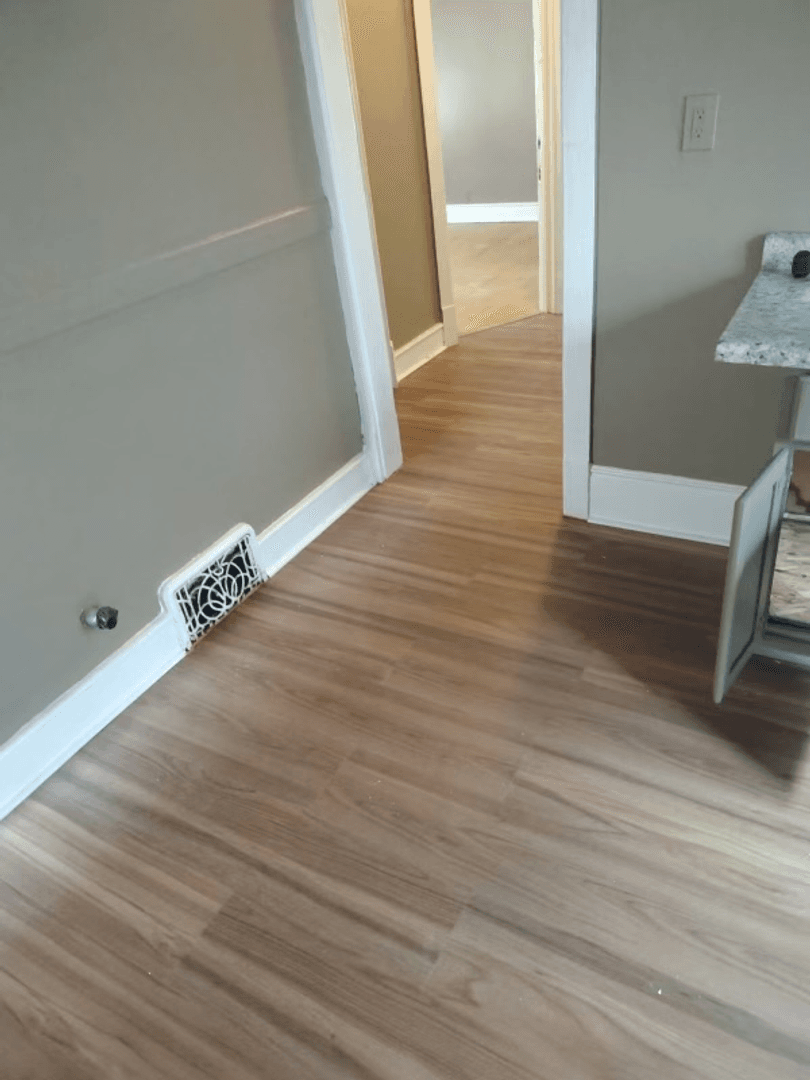 MILWAUKEE Apartment: 2445 N 39TH ST