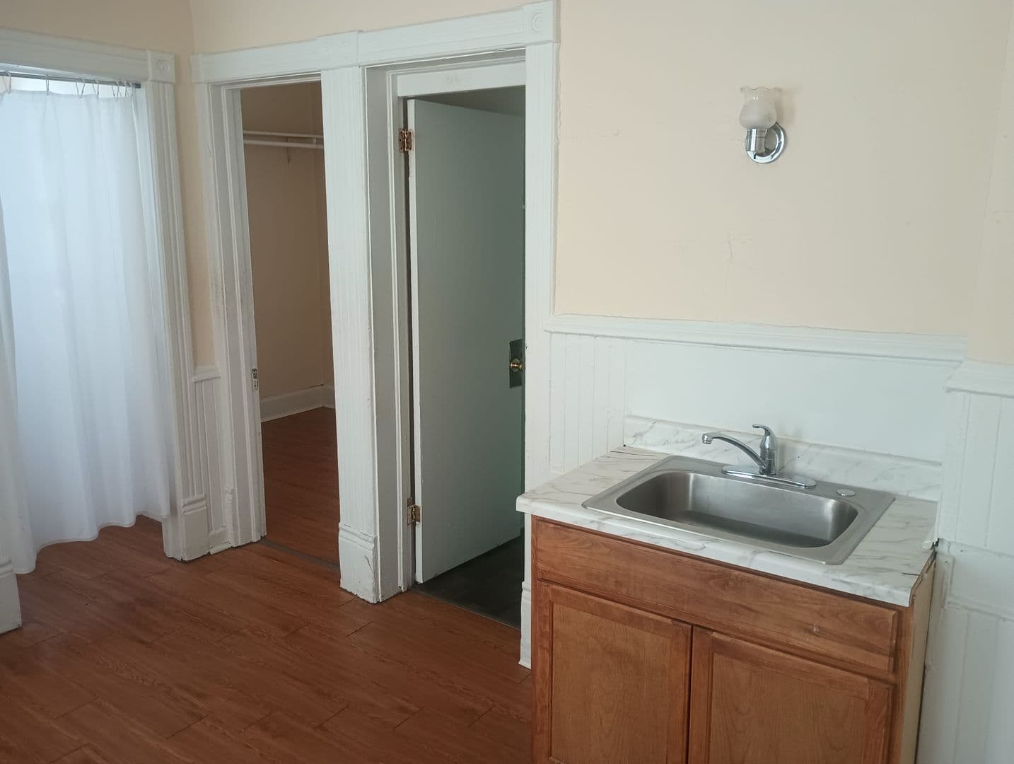 MILWAUKEE Apartment: 1921 N 36TH ST