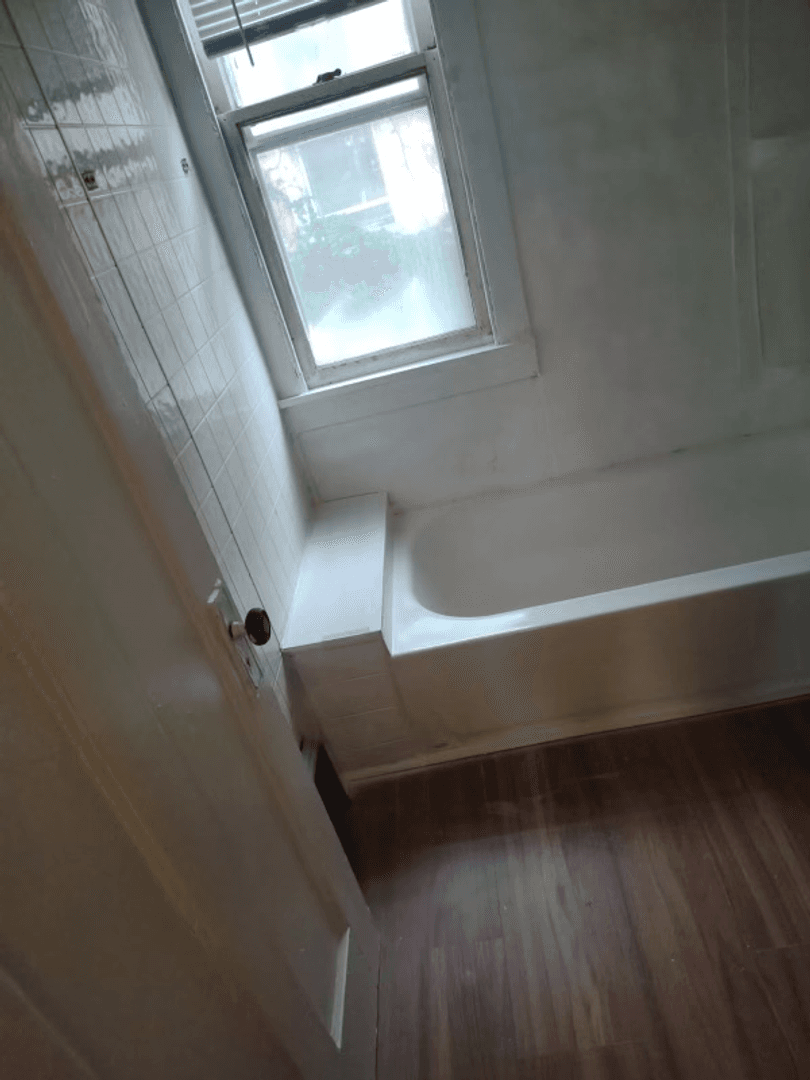 MILWAUKEE Apartment: 2445 N 39TH ST
