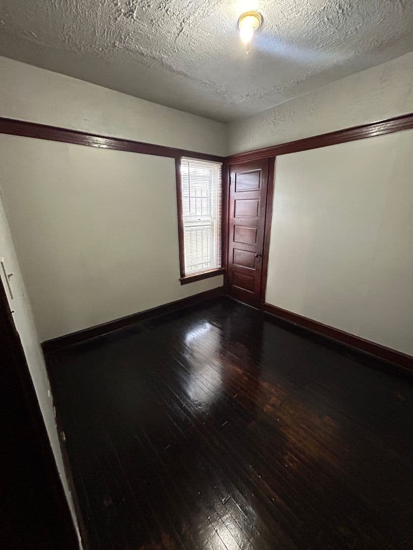 MILWAUKEE Apartment: 2621 N 15TH ST