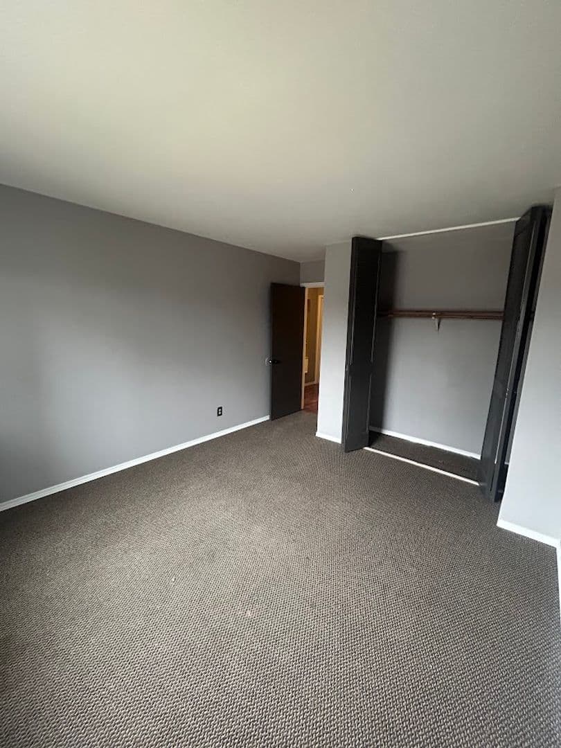 MILWAUKEE Condo: 6021 W PORT AVE  UNIT 101A