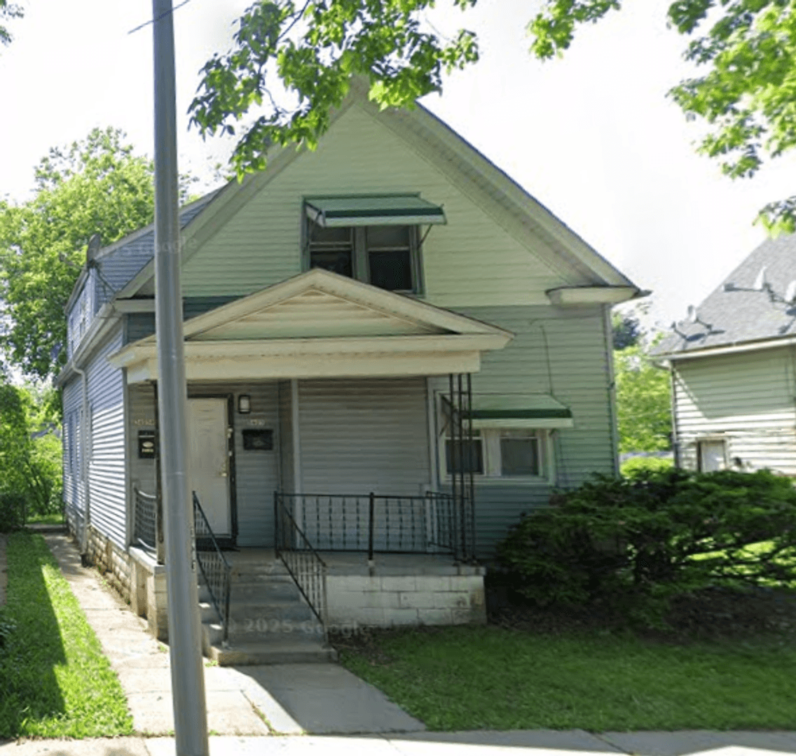 MILWAUKEE Apartment: 3405 N 10TH ST