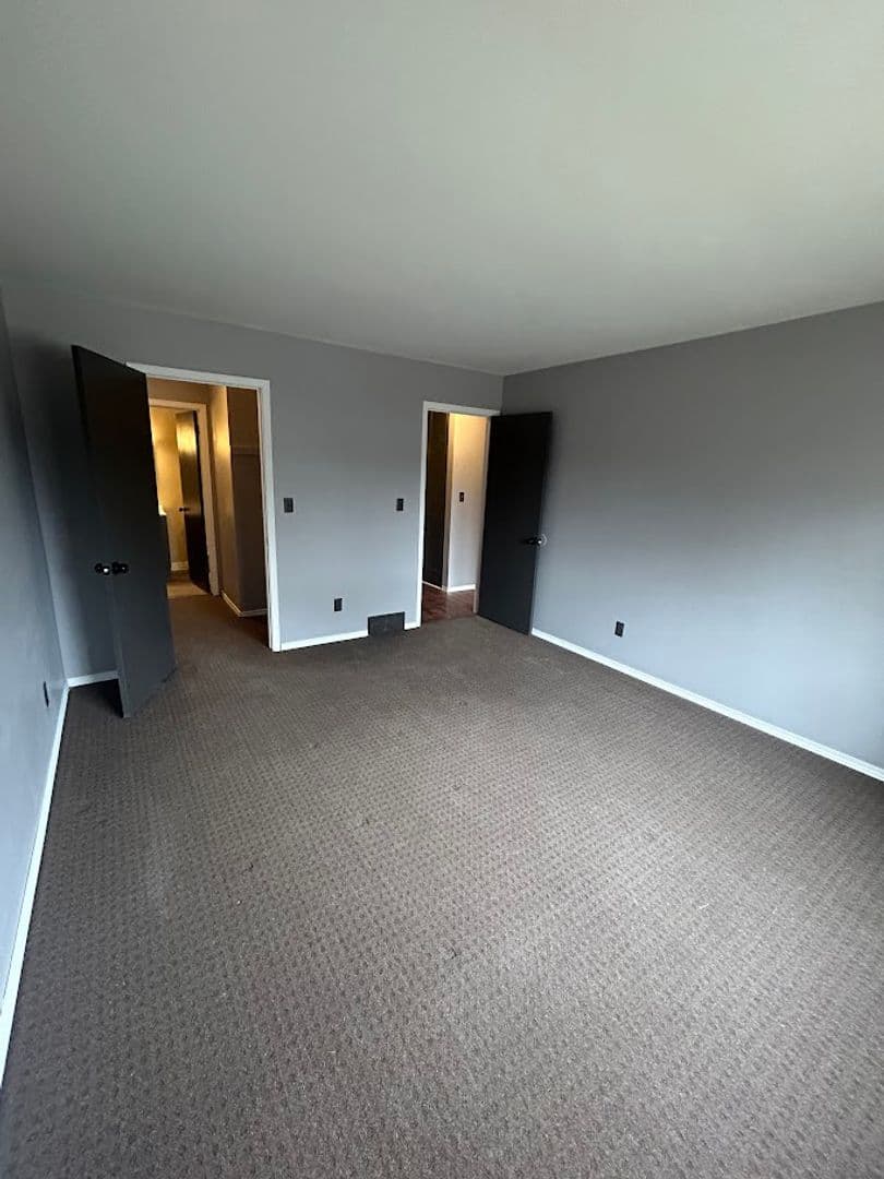 MILWAUKEE Condo: 6021 W PORT AVE  UNIT 101A