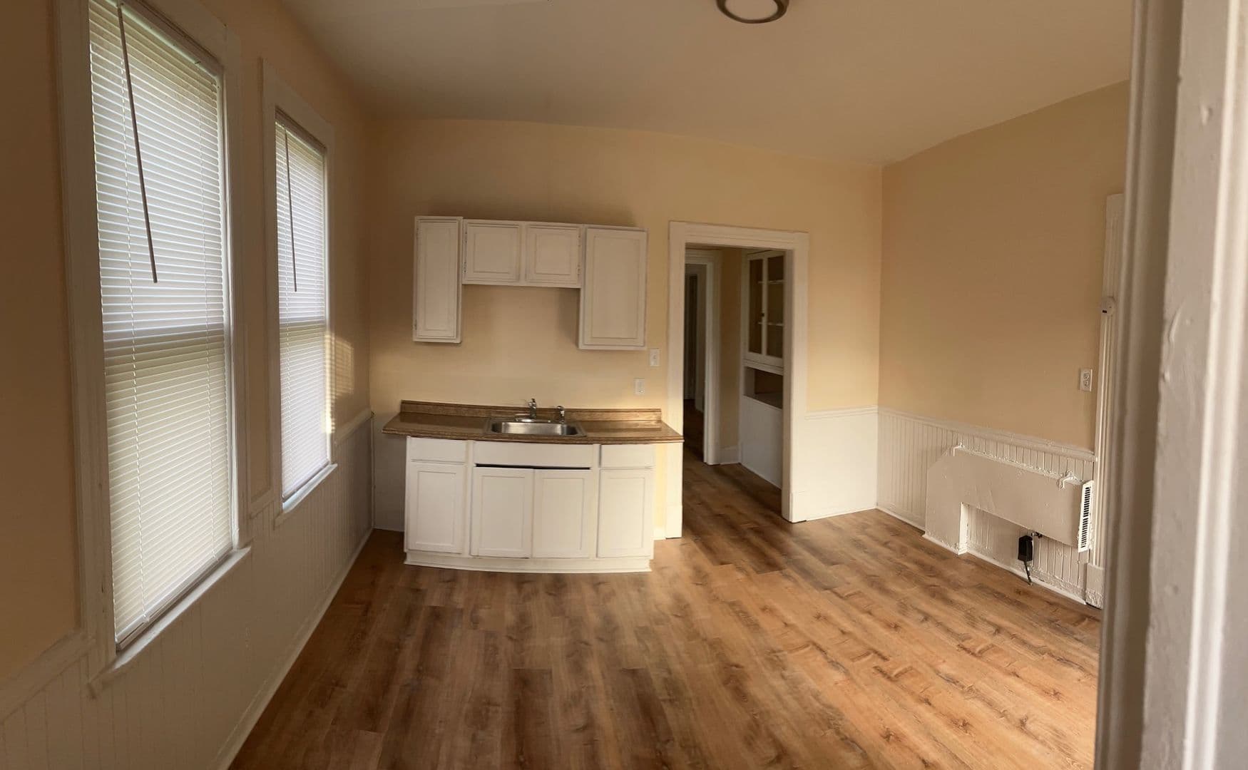 MILWAUKEE Apartment: 432 N 29TH ST