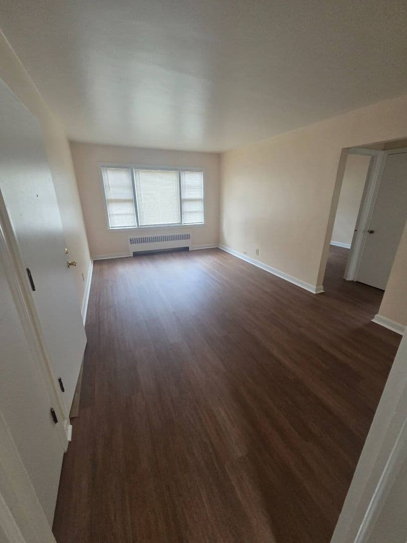 Milwaukee Apartment: 222 N. 75th St.