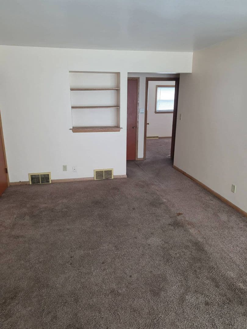 MILWAUKEE Apartment: 6718 W WARNIMONT AVE