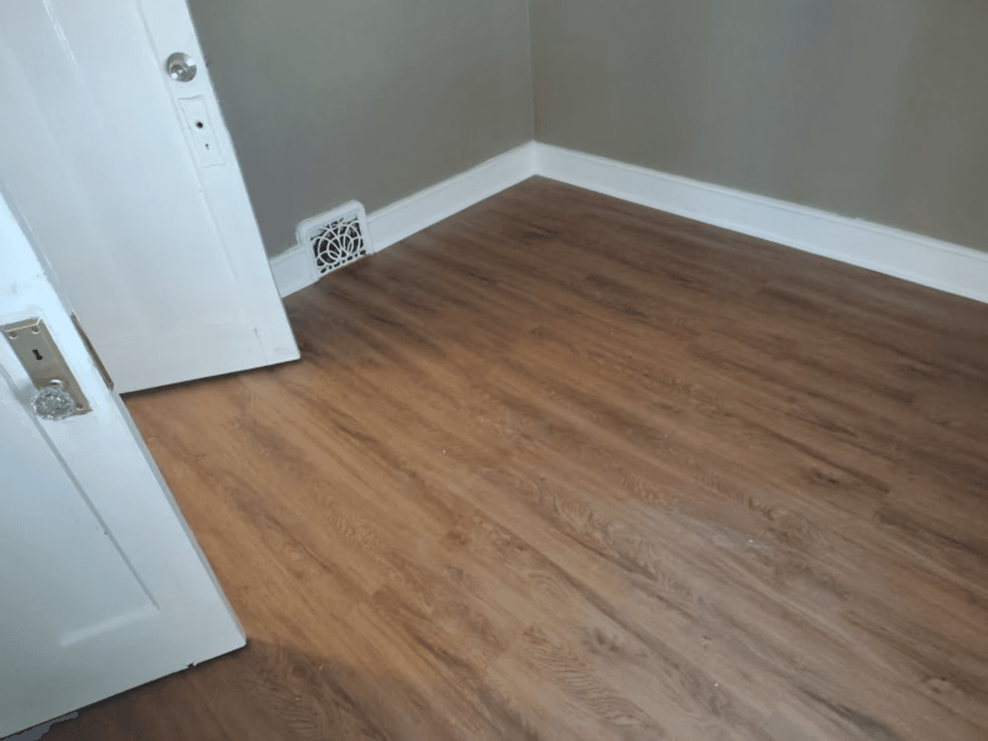 MILWAUKEE Apartment: 2445 N 39TH ST