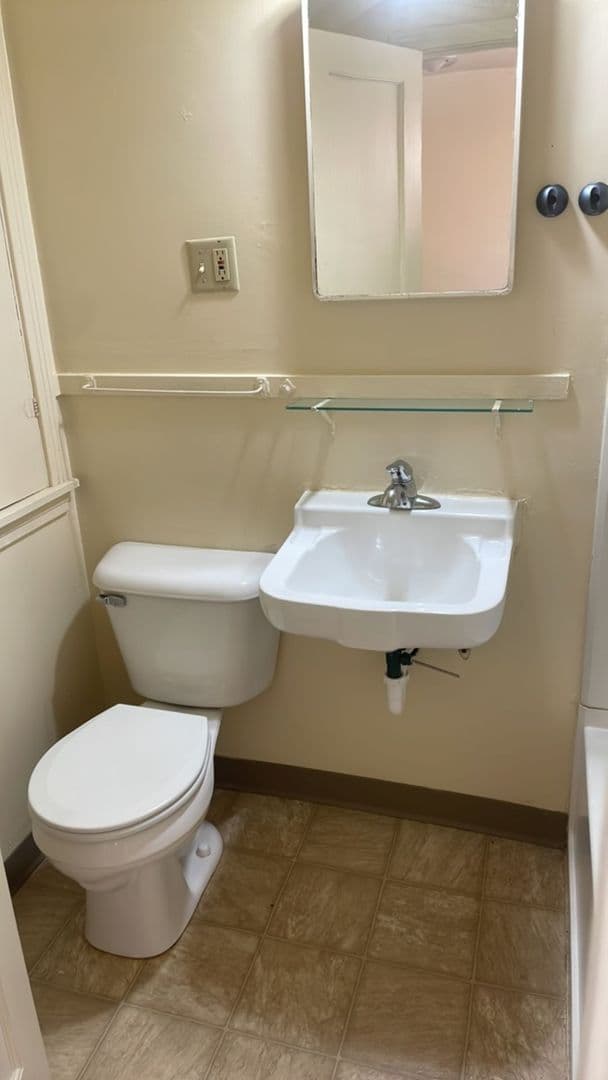 Great Bend Apartment: 2601 20th St.