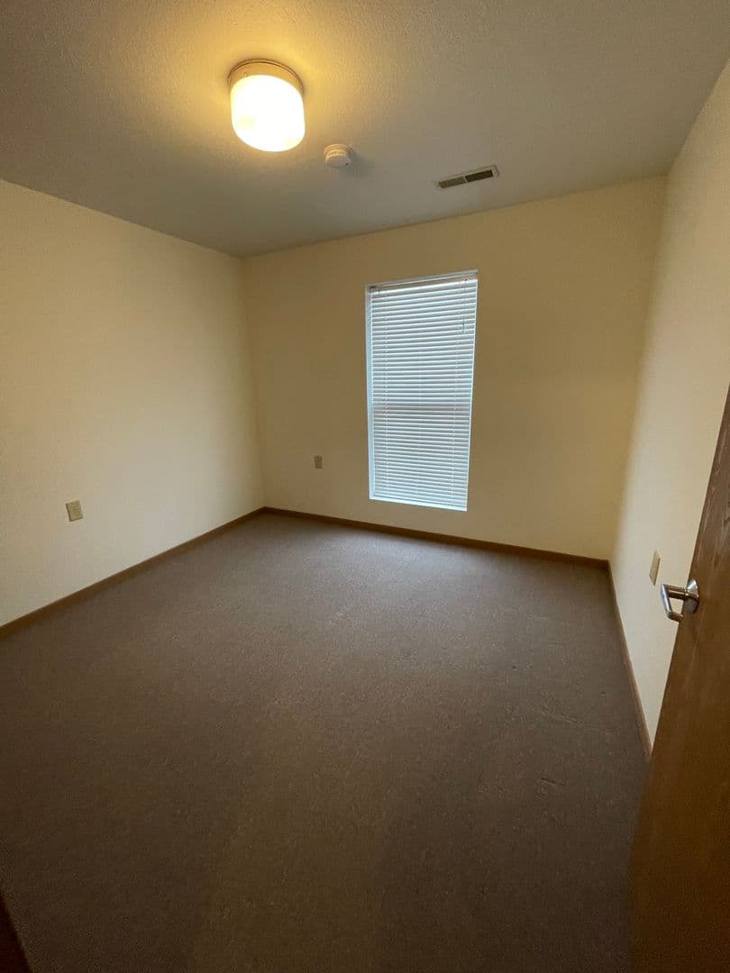 Pratt Apartment: 1500 E. 6th St.