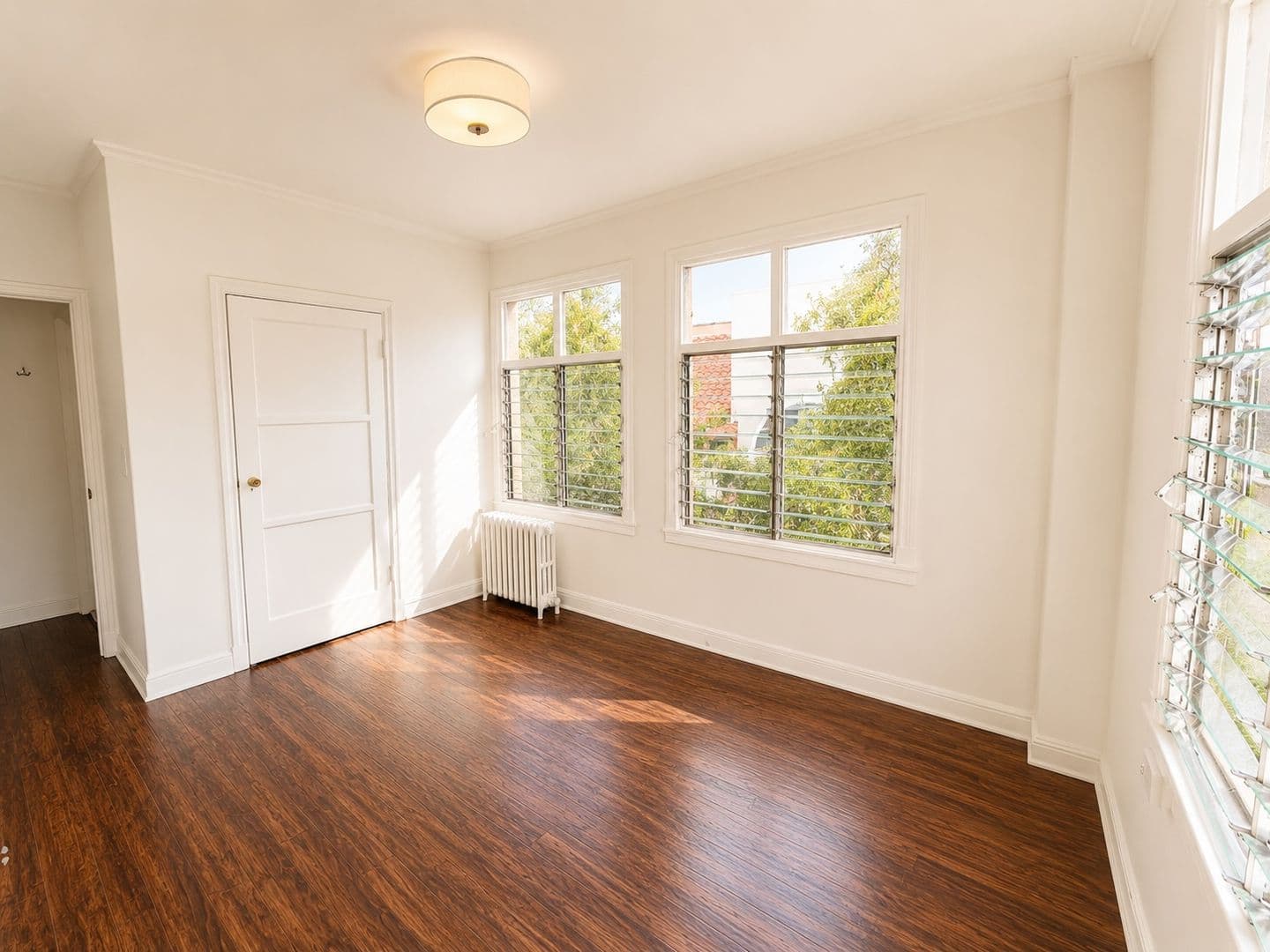 Los Angeles Apartment: 634 S Gramercy Pl