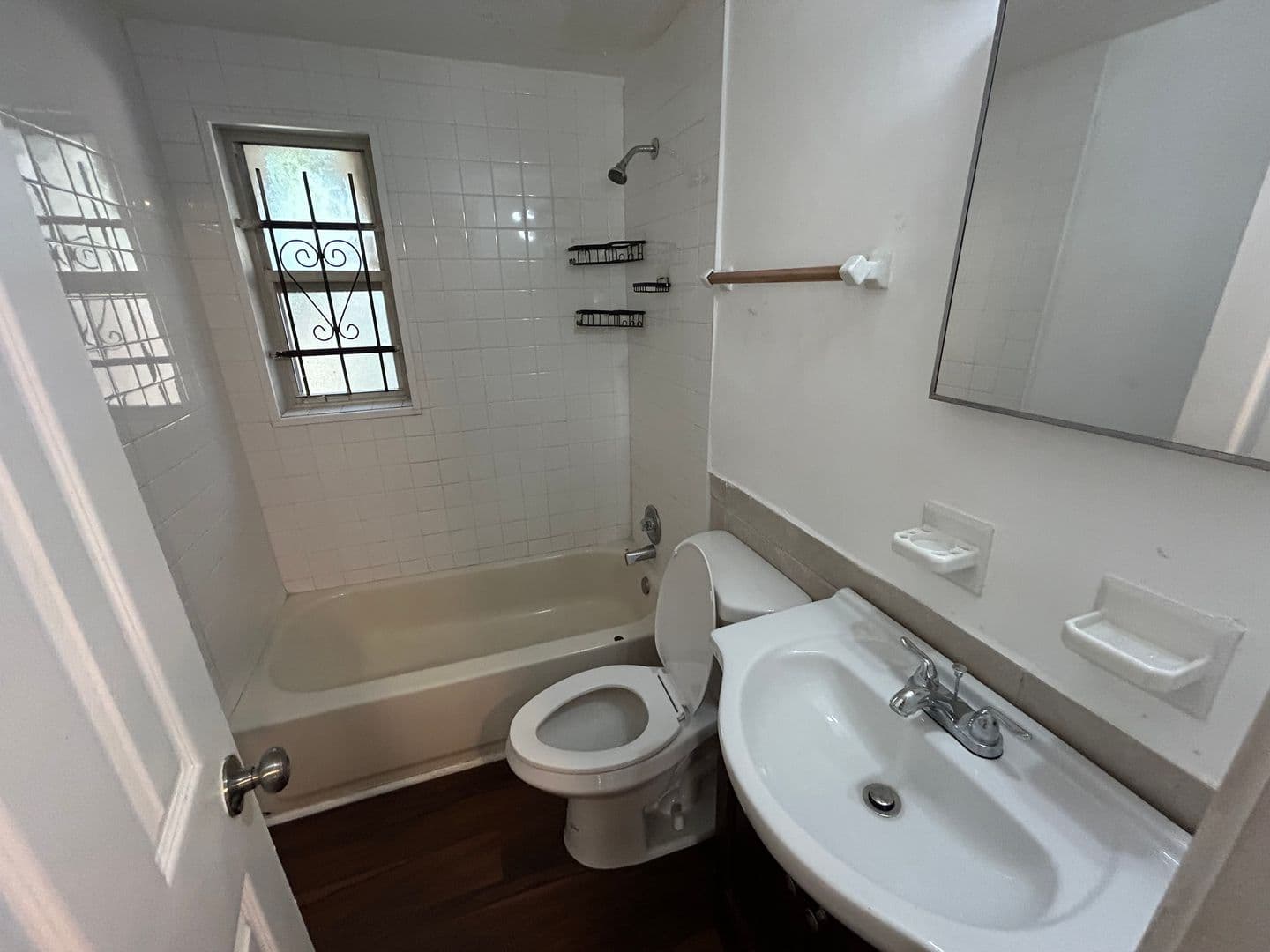 Jacksonville House: 1913 W 9th St