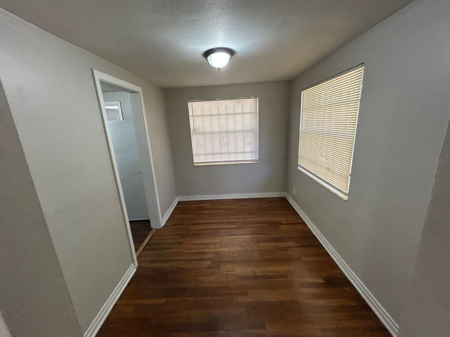 Jacksonville House: 1913 W 9th St