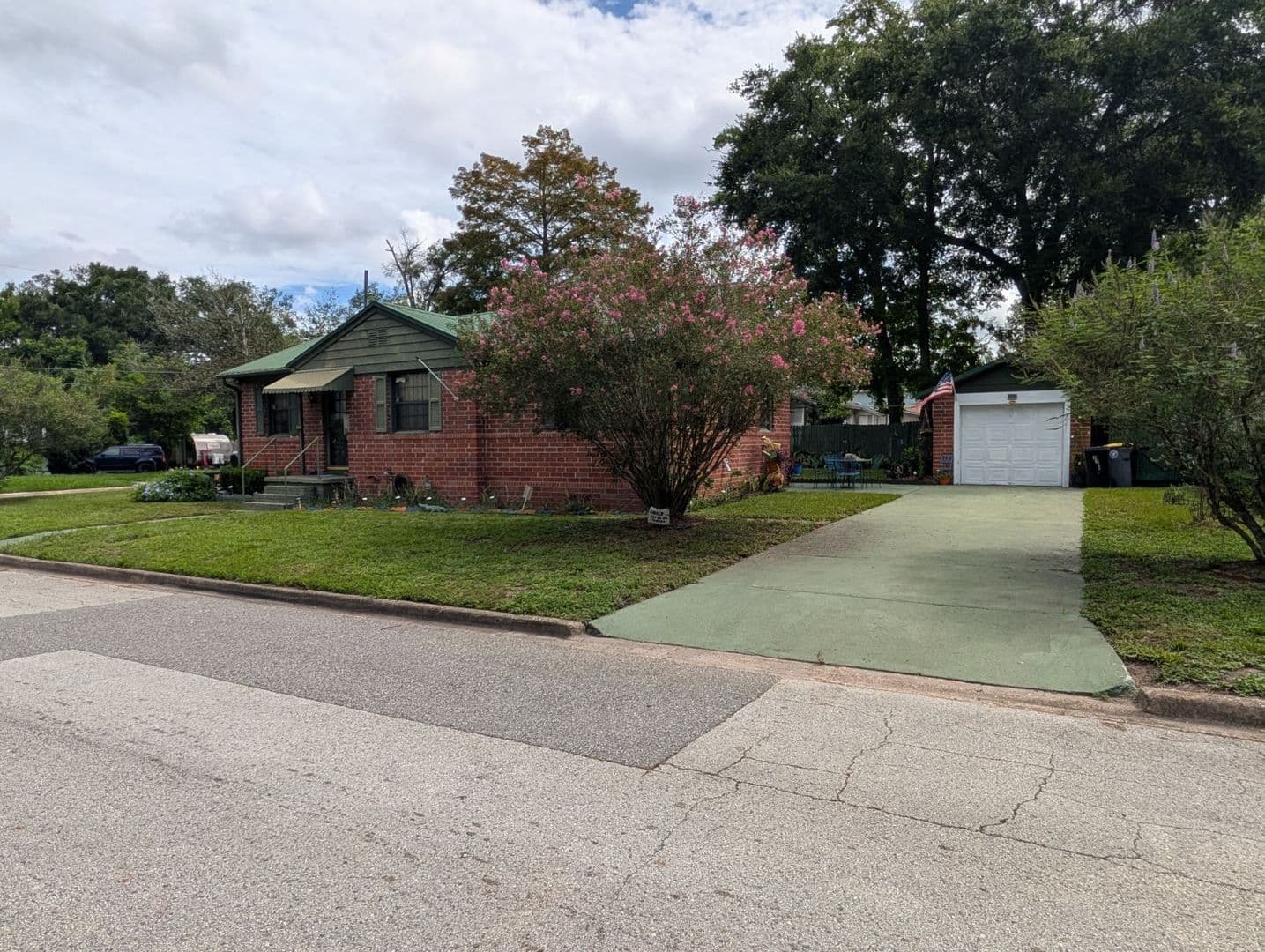 Jacksonville House: 2711 Stanwood Ave