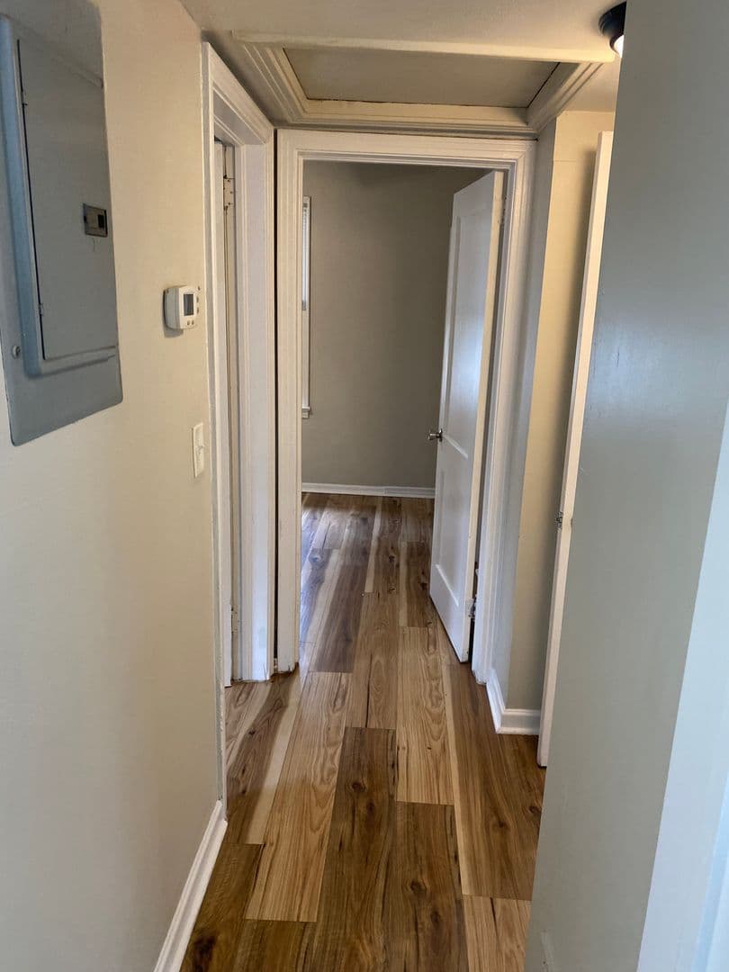 Jacksonville House: 2046 W 17th St