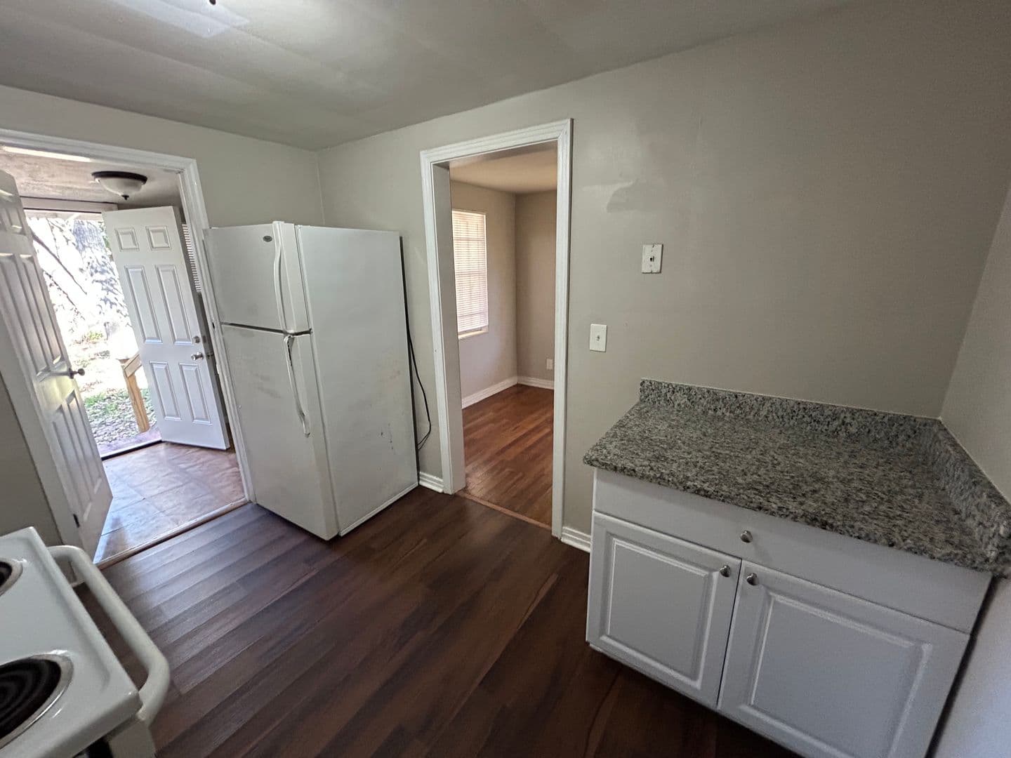 Jacksonville House: 1913 W 9th St
