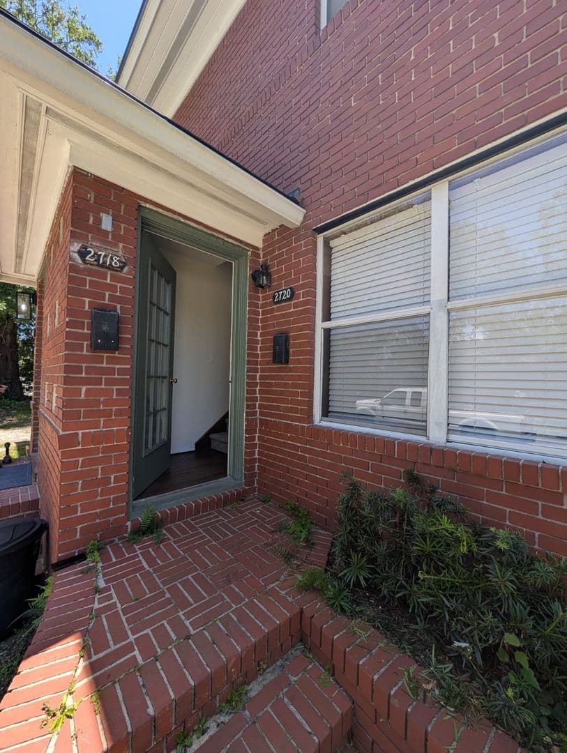 Jacksonville Apartment: 2716 Green St