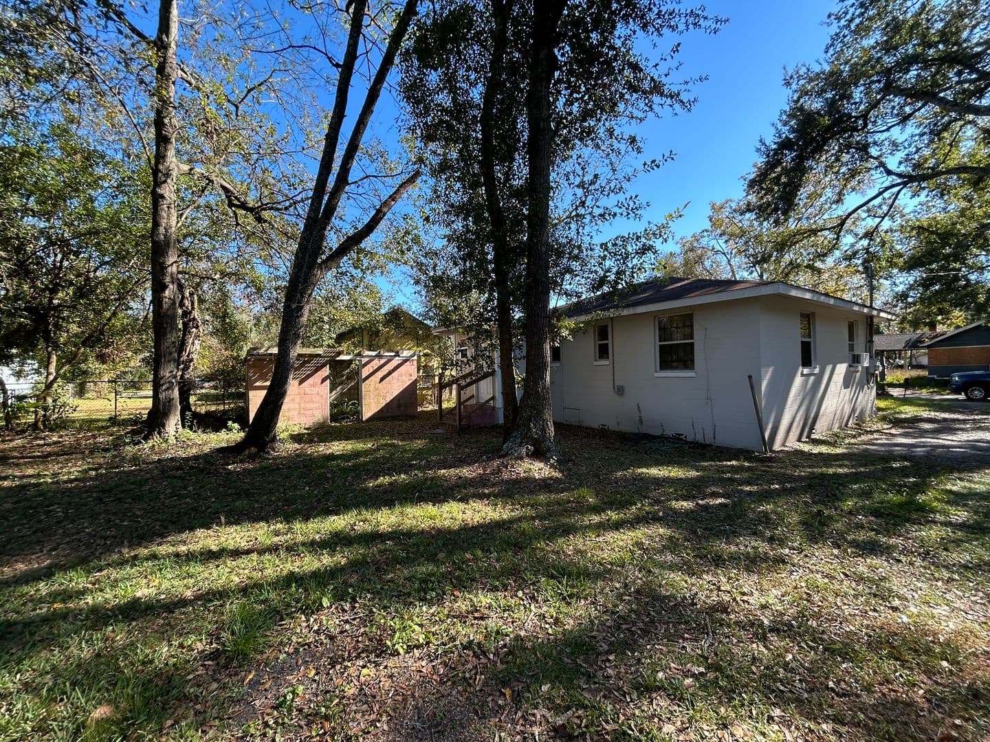 Jacksonville House: 1913 W 9th St