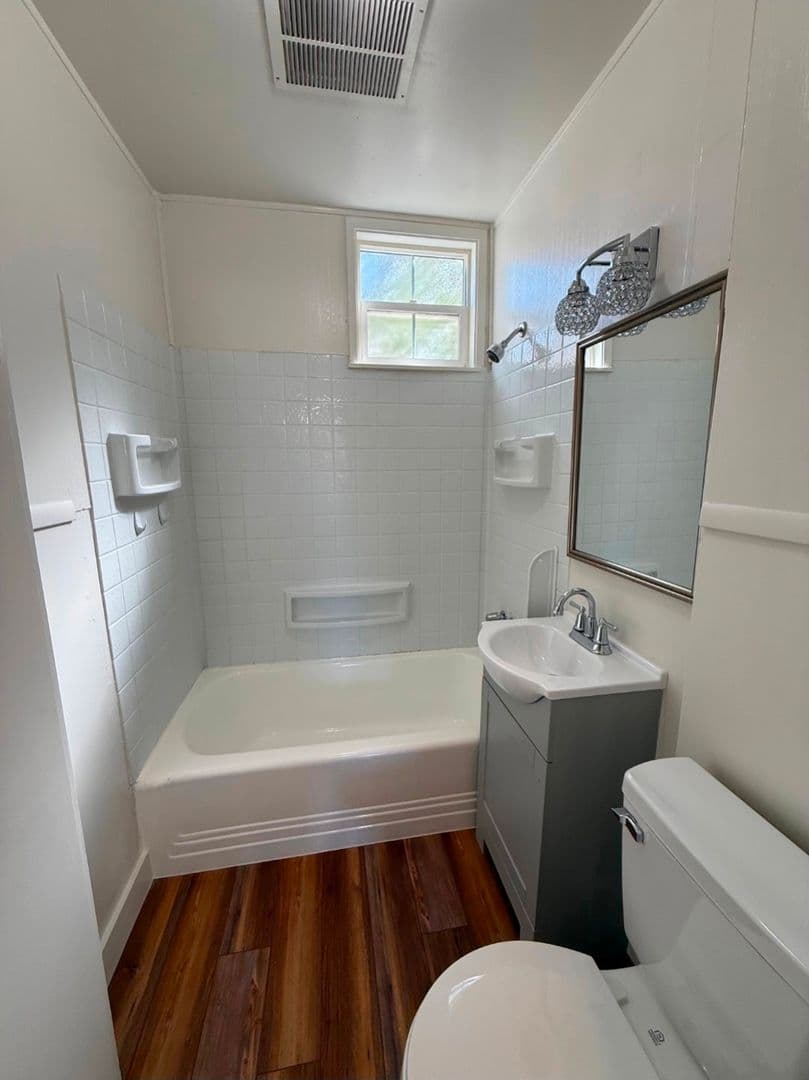 Paso Robles Apartment: 1034 Olive St, 418-424 11th St -  420 11th St