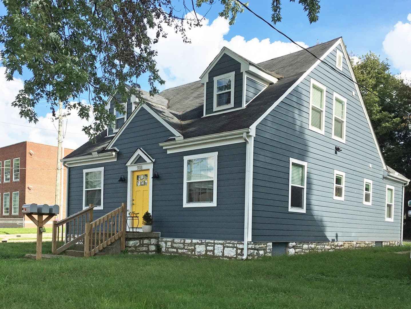 Lexington Apartment: 918 N. Limestone St.