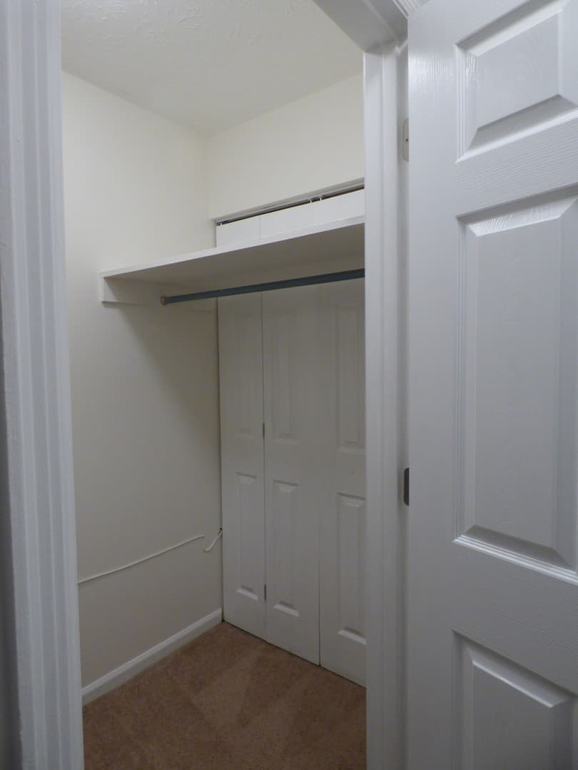 Lexington Apartment: 150 Northland Dr.