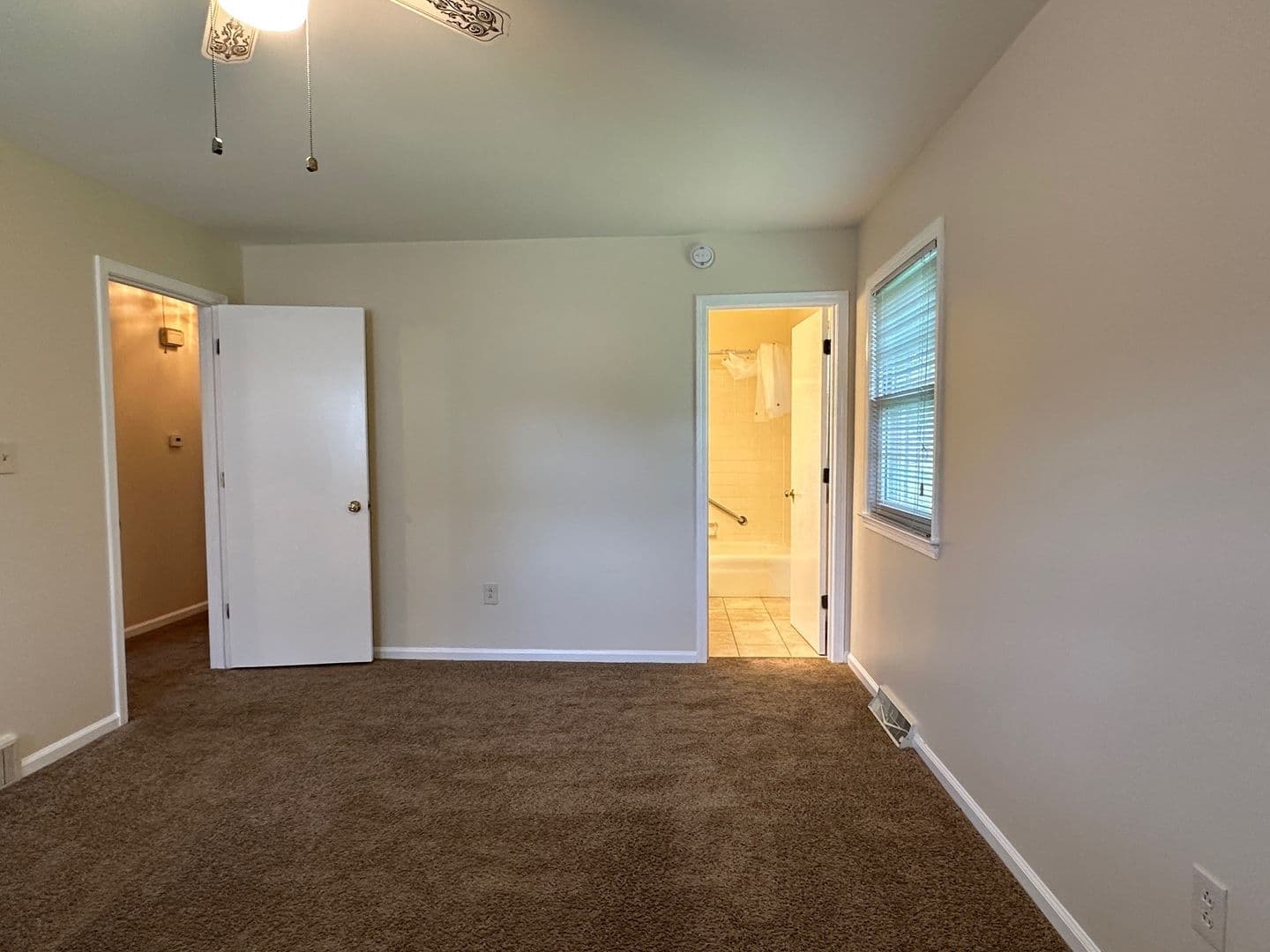 Lexington House: 3486 Ormond Cir