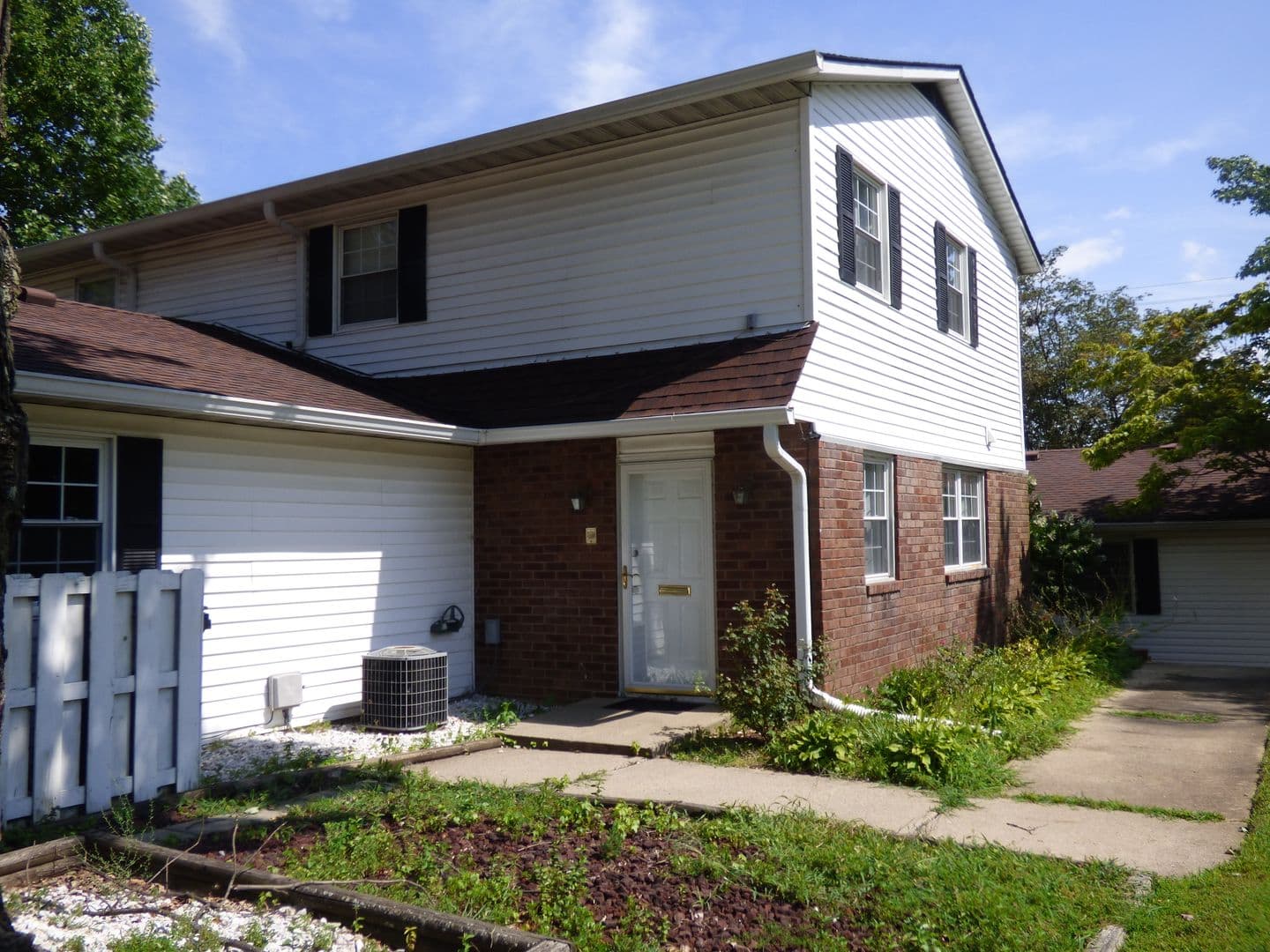 Lexington House: 372 Redding Rd. Unit A
