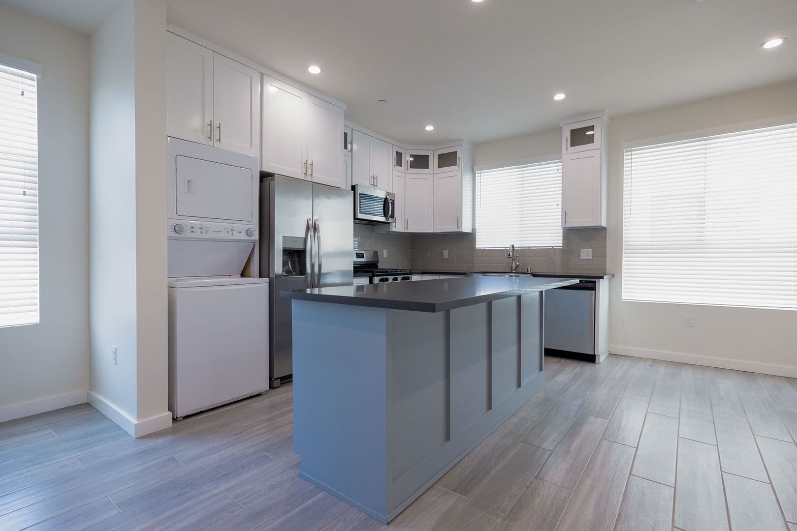LOS ANGELES Apartment: 1128-1132 W 39TH ST