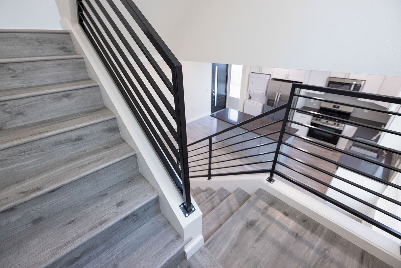 LOS ANGELES Apartment: 1128-1132 W 39TH ST