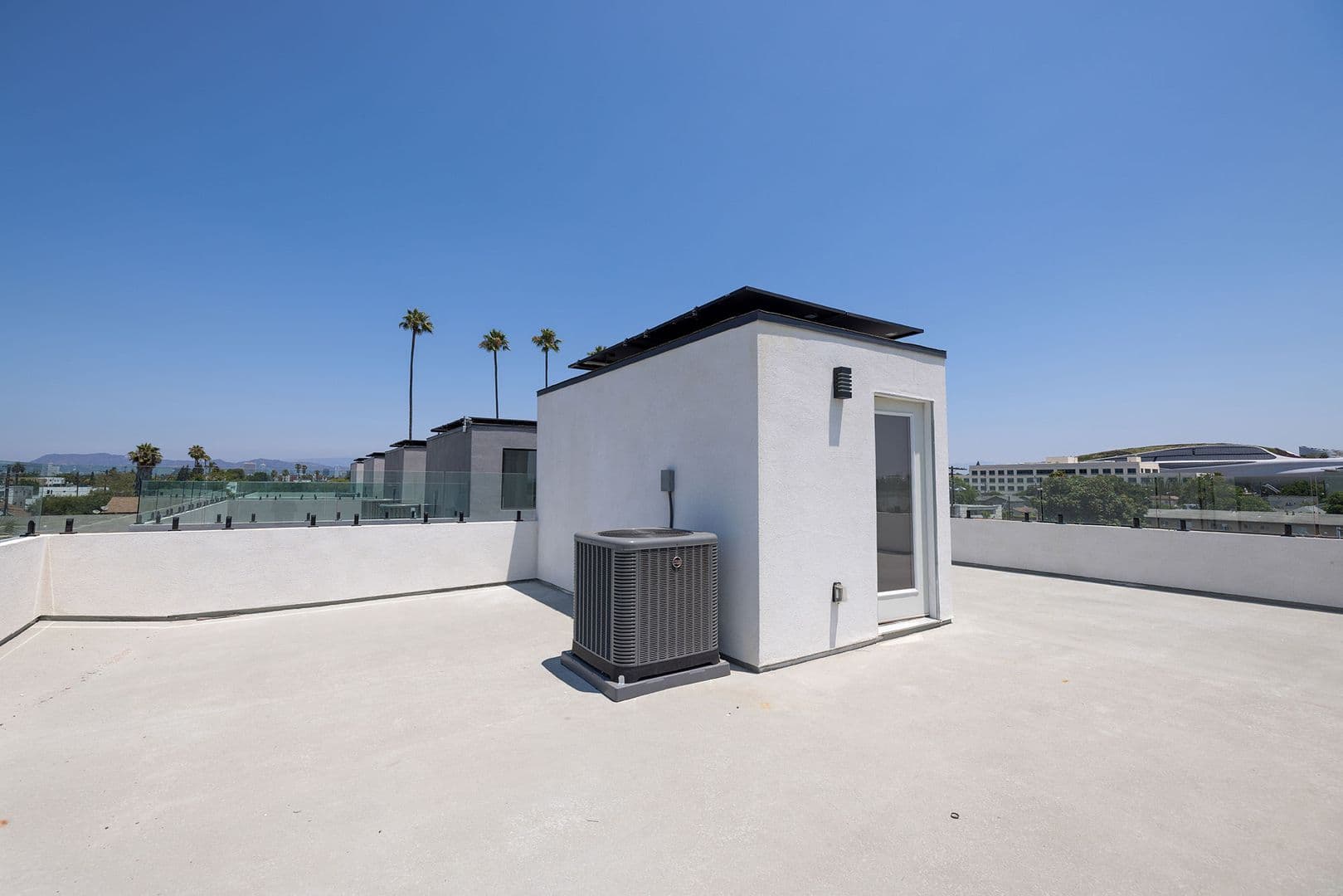 LOS ANGELES Apartment: 1128-1132 W 39TH ST