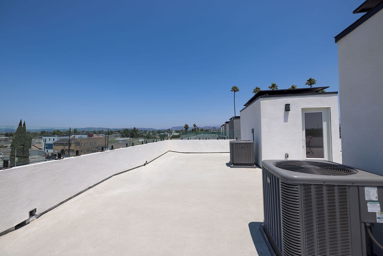 LOS ANGELES Apartment: 1128-1132 W 39TH ST