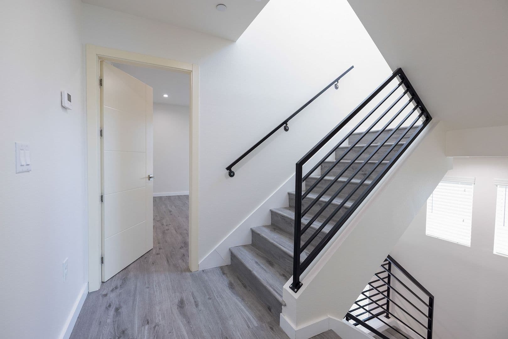 LOS ANGELES Apartment: 1128-1132 W 39TH ST