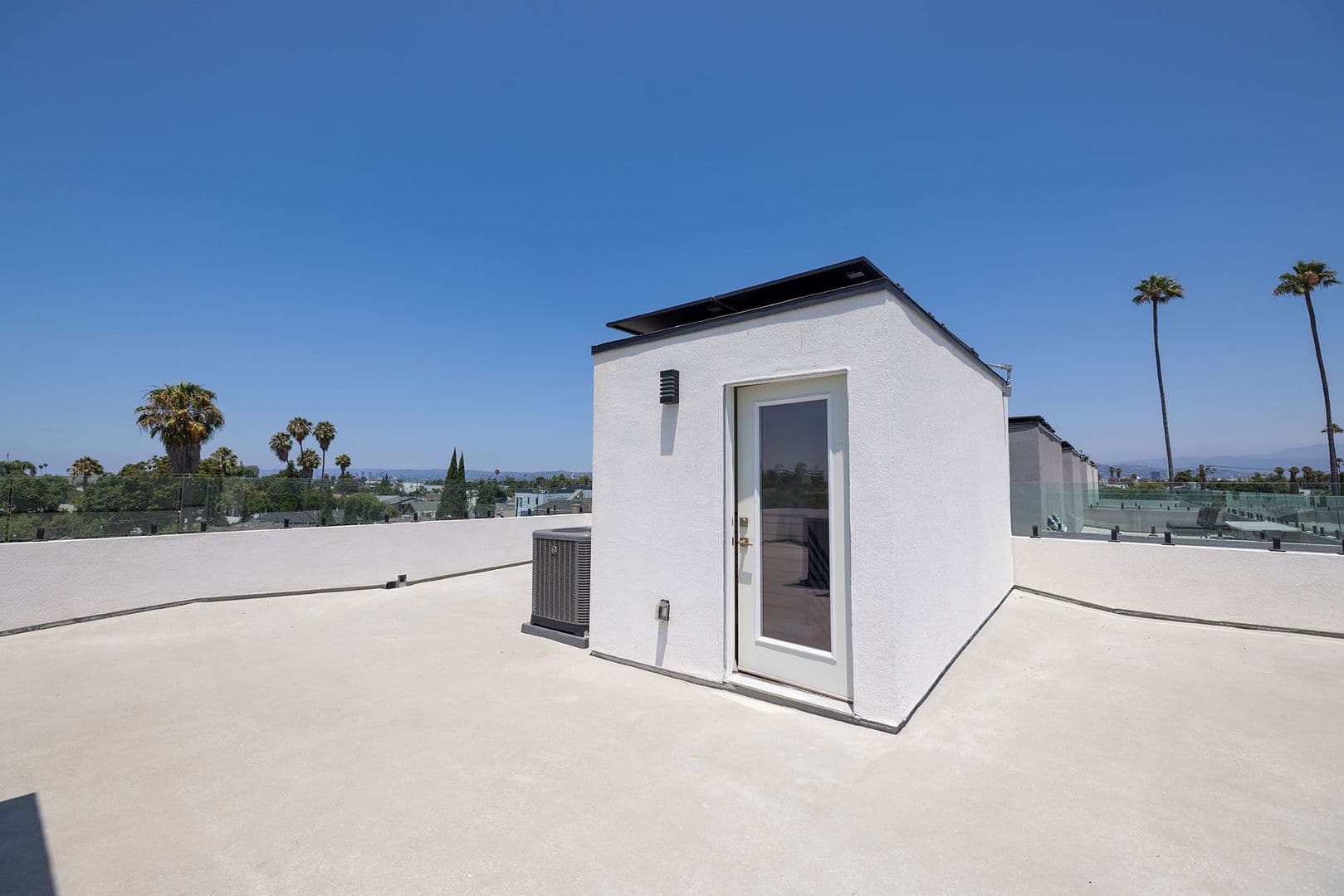 LOS ANGELES Apartment: 1128-1132 W 39TH ST