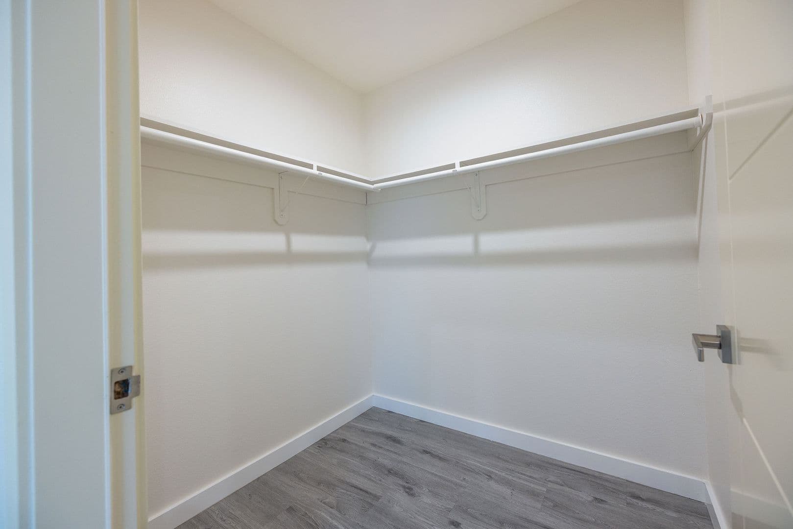 LOS ANGELES Apartment: 1128-1132 W 39TH ST