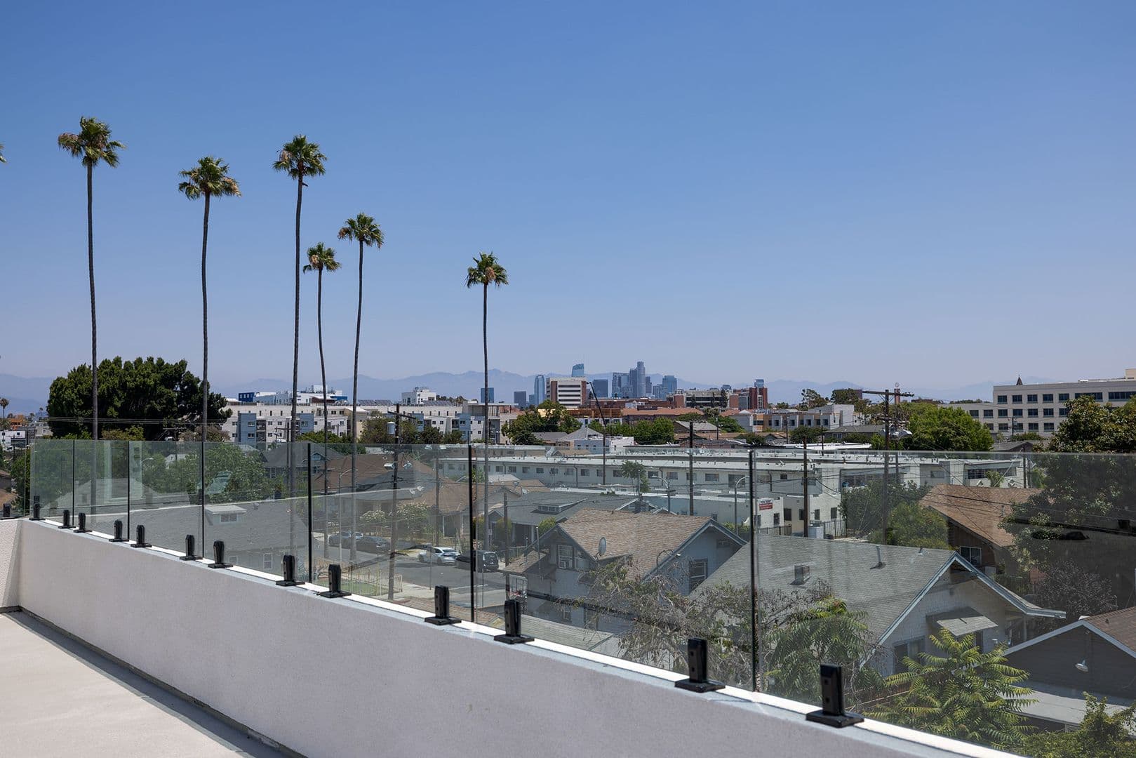 LOS ANGELES Apartment: 1128-1132 W 39TH ST