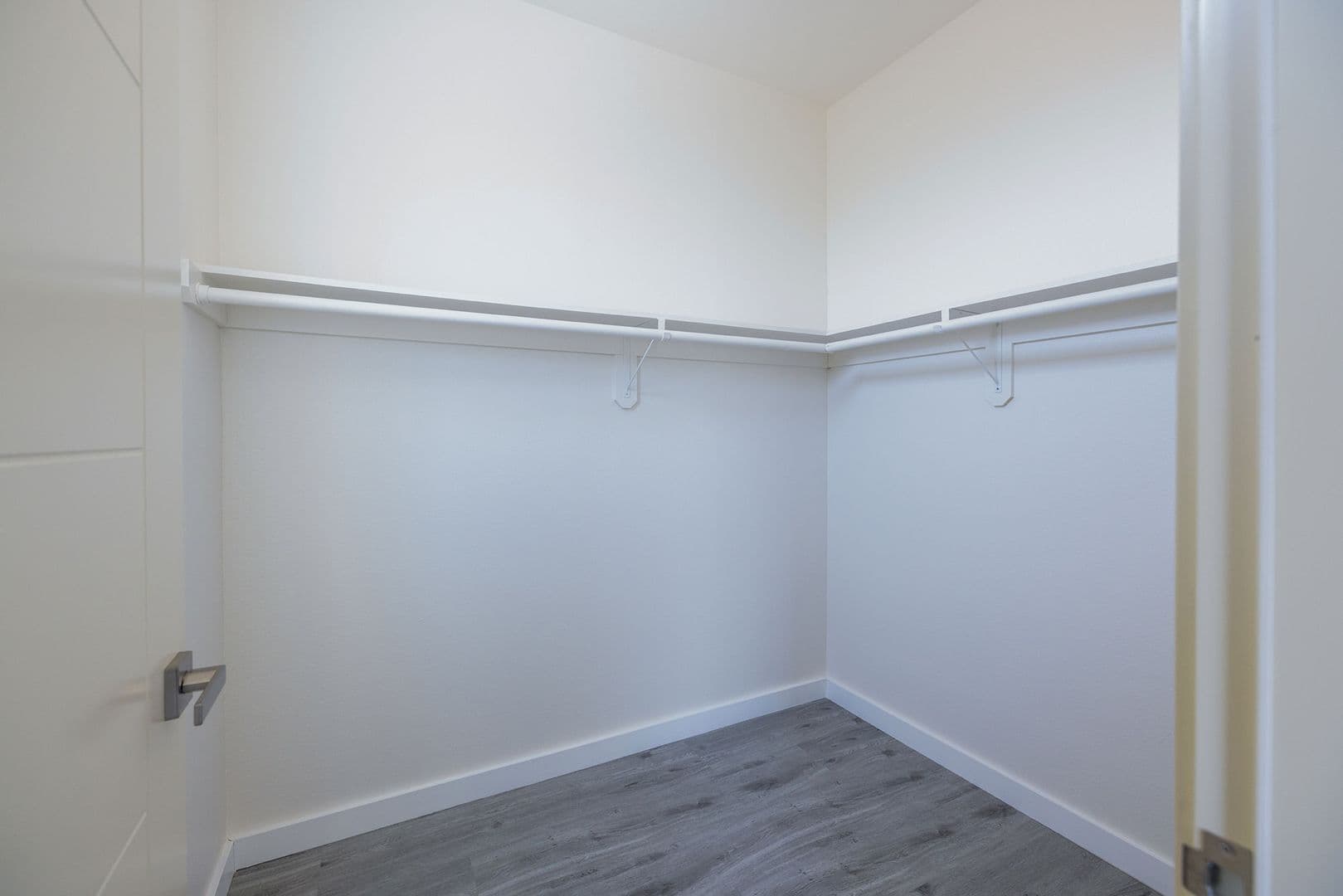 LOS ANGELES Apartment: 1128-1132 W 39TH ST