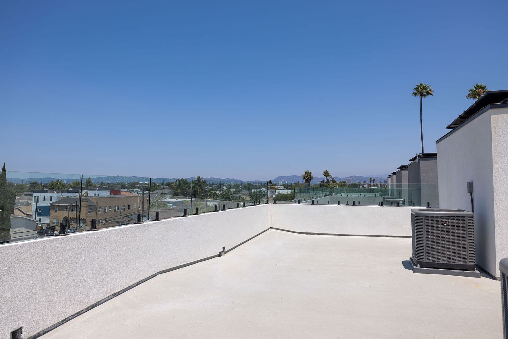 LOS ANGELES Apartment: 1128-1132 W 39TH ST