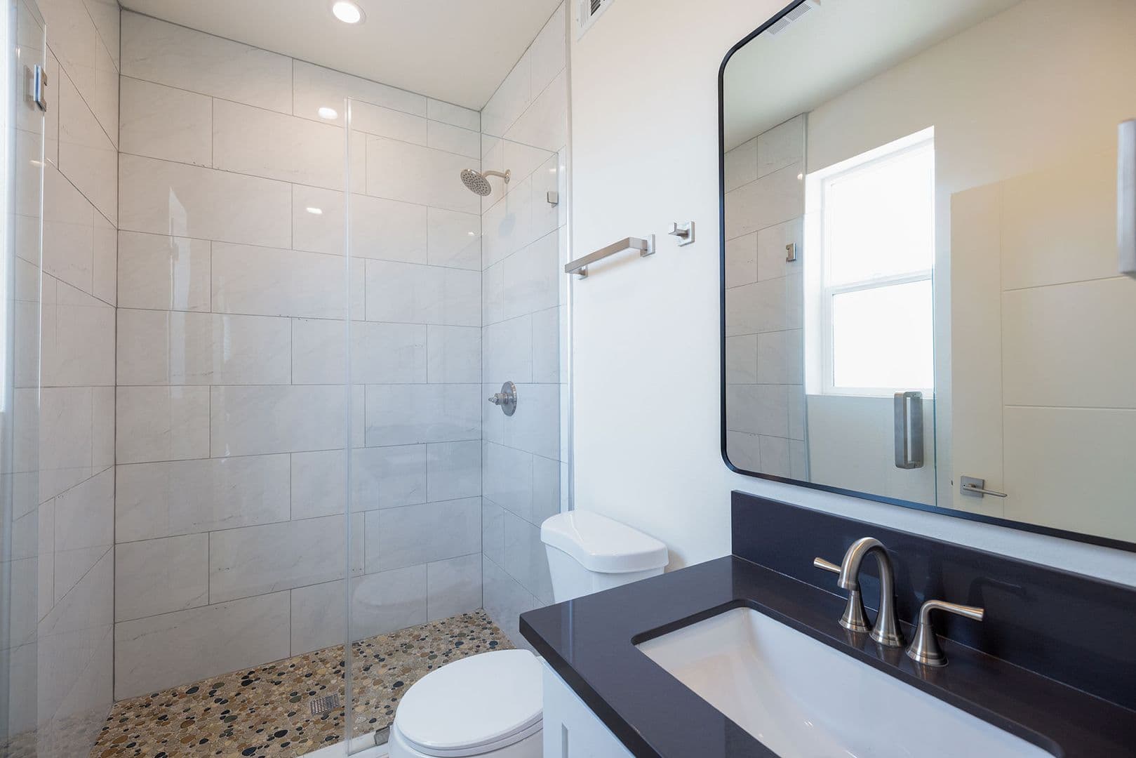 LOS ANGELES Apartment: 1128-1132 W 39TH ST