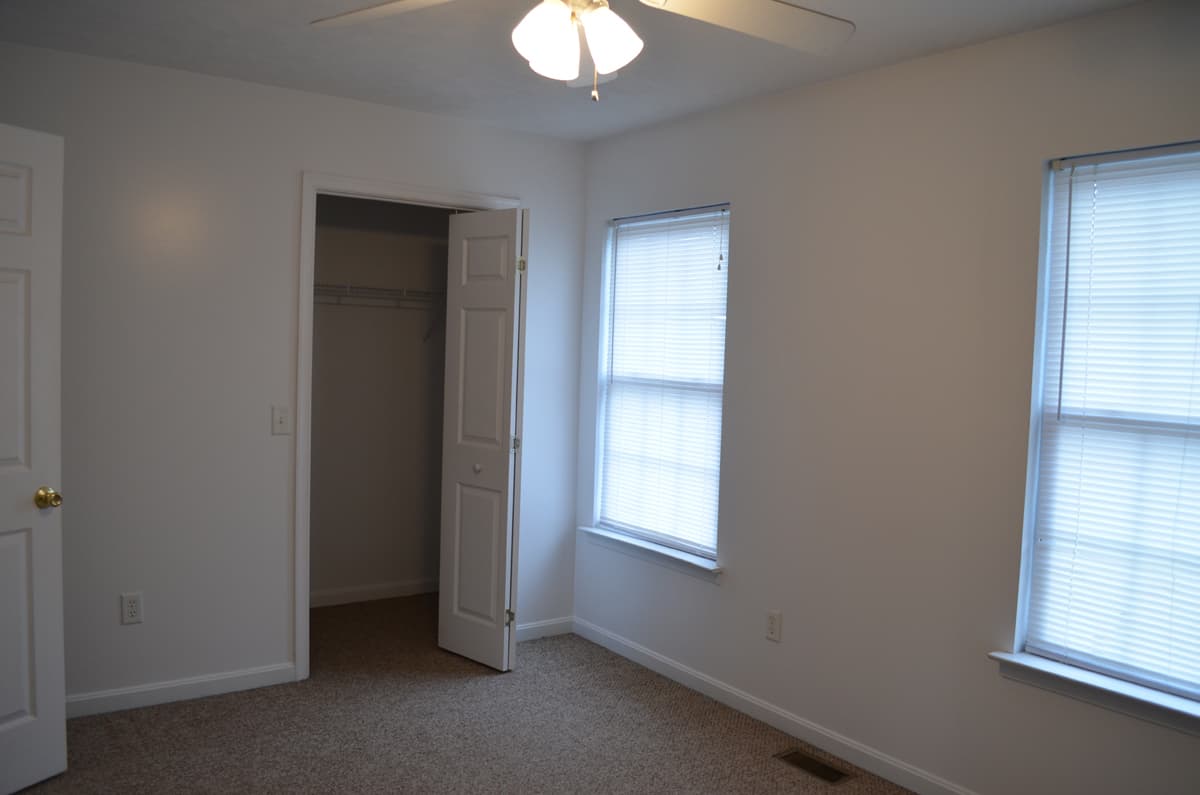 Broadway Townhome: 171 Sandy Ln.
