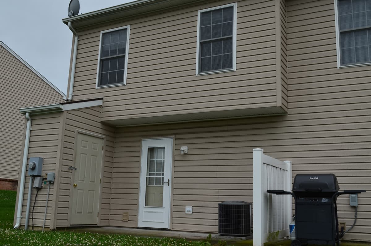 Broadway Townhome: 171 Sandy Ln.