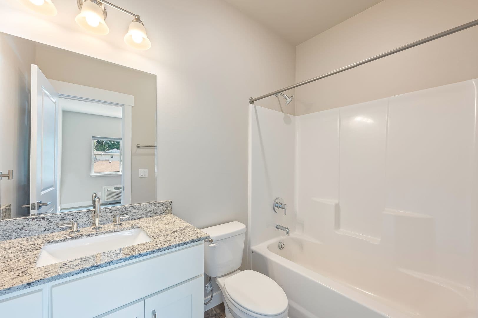 Wenatchee Apartment: 1417 5th st