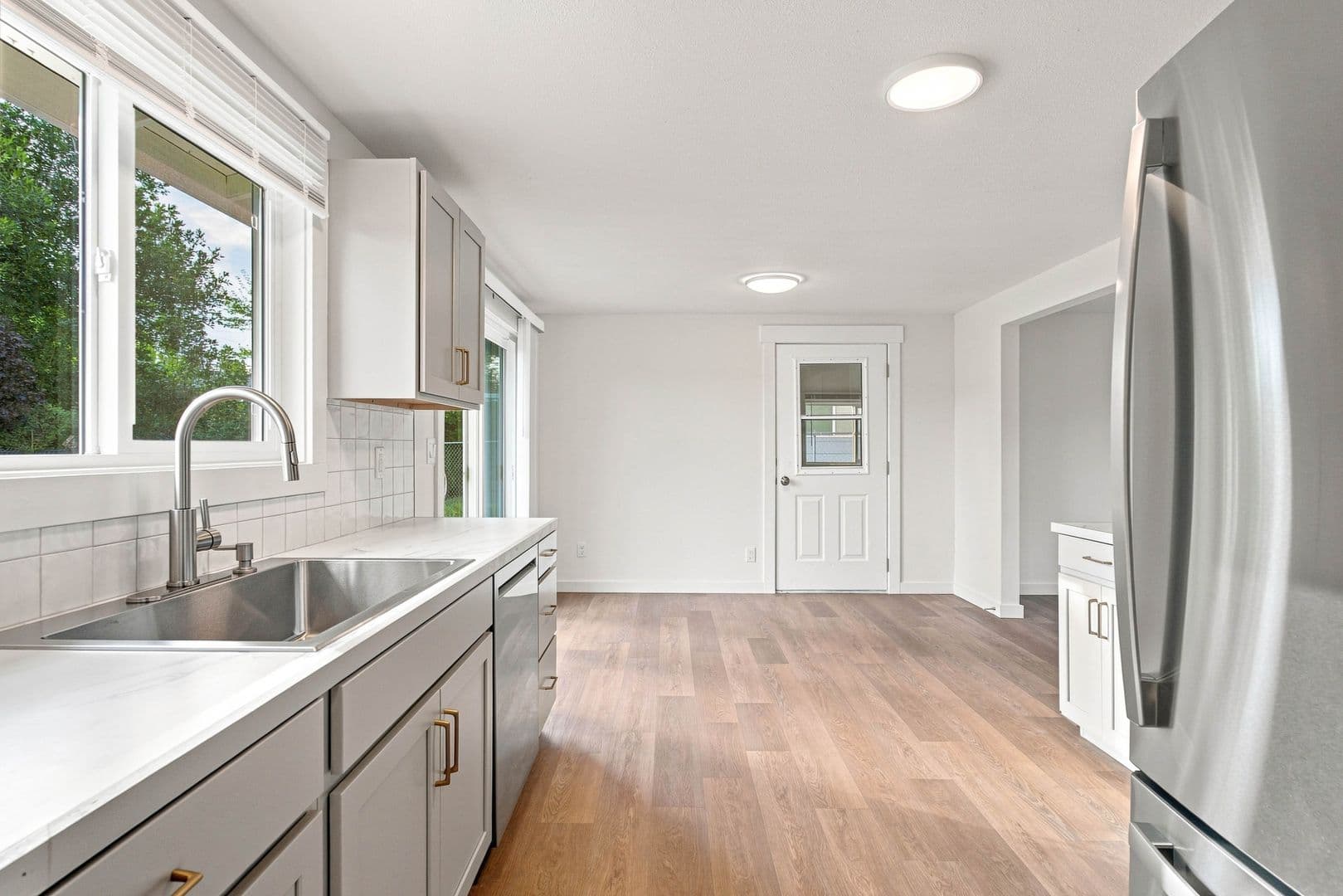 Wenatchee House: 1035 Vista Pl